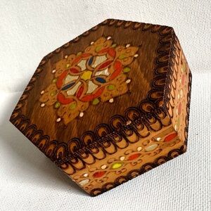 Vintage Handmade Wood Hexagon Music Box Folk Art Inlay Sankyo Japan Works